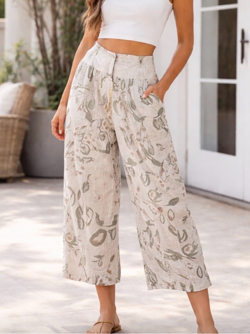 Cherishh Made in Italy Leaf Patterned Green and Tan Cream Linen Pants L/XL